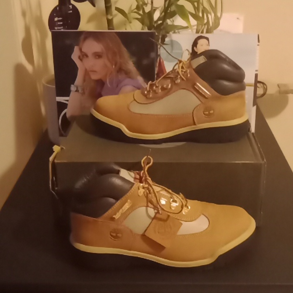 Timberland chucka.  [PRE-LOVED]